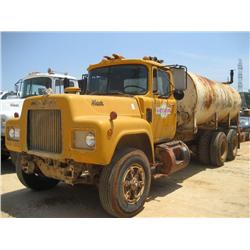 1982 MACK R685ST T/A WATER TRUCK