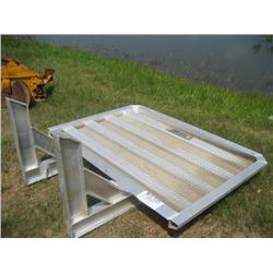 ALUMINUM HEADACHE RACK