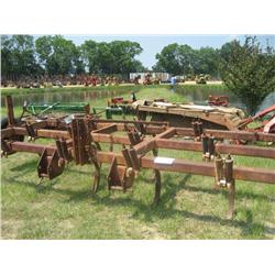 INTERNATIONAL 4 ROW CHISEL PLOW