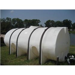 2500 GALLON PLASTIC TANK