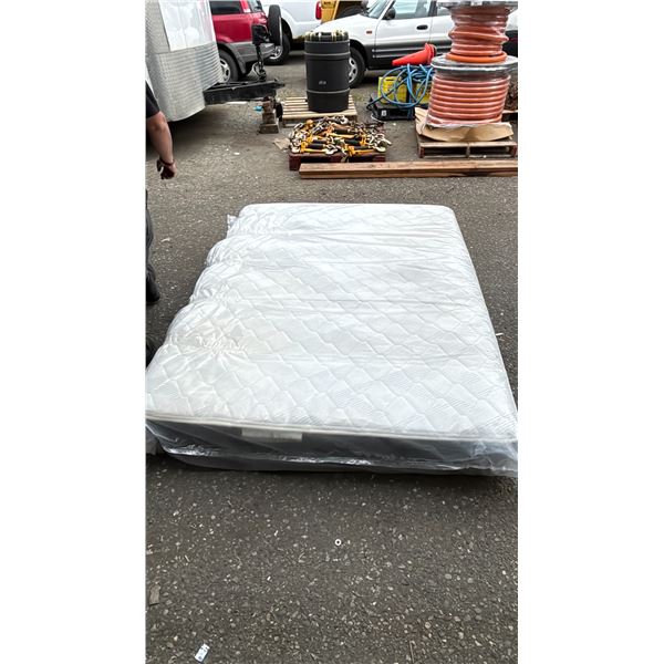 KINGSDOWN QUEEN SIZE MATTRESS