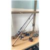 Image 1 : 2 FISHERMAN SPINNING RODS W/REELS AND 3 ASSORTED FISHING REELS