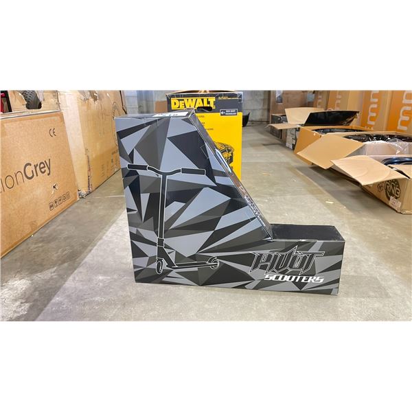 PIVOT SCOOTERS X-PRO FOLDING SCOOTER *NEW IN BOX*