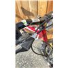 Image 2 : HYPER BLACK/RED 18 SPEED BIKE