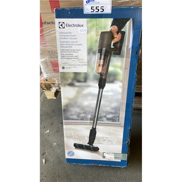 ELECTROLUX ULTIMATE 700 COMPLETE HOME CORDLESS VACUUM *IN BOX*