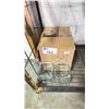 Image 1 : BOX OF 5" X 5" VASES