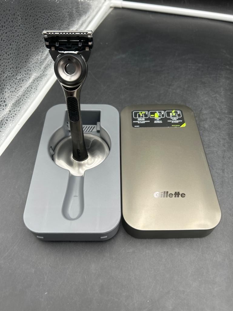 Gillette Razor System with Stand and Replacement Blades