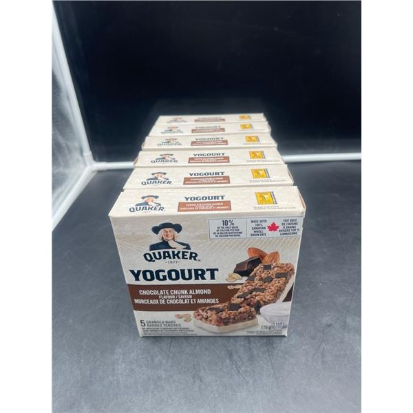 Quaker Yogourt Chocolate Chunk Almond Flavor Granola Bars, 6 Packs (5x35g Each)