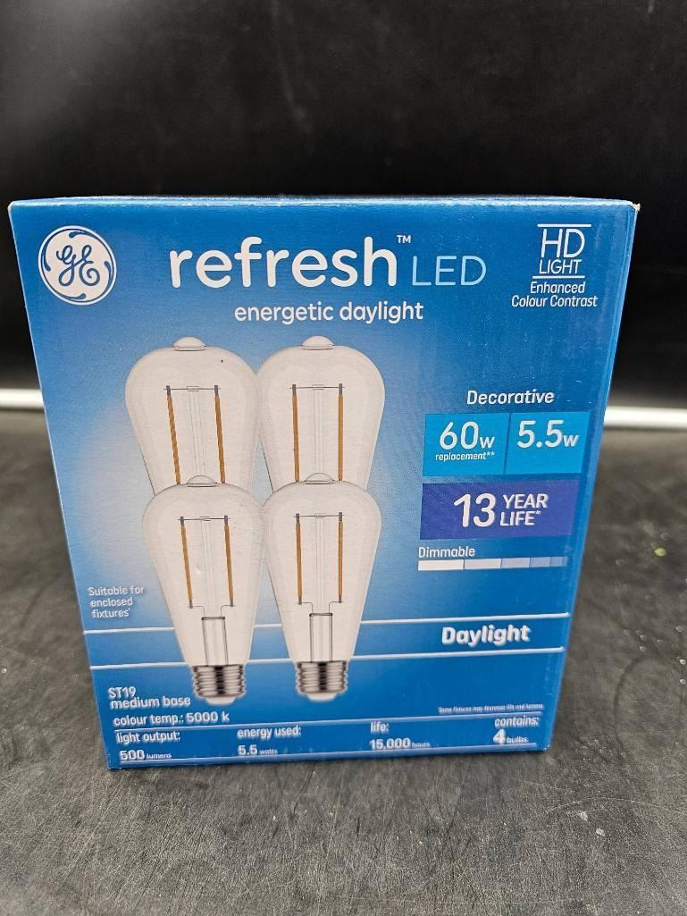 GE Refresh LED Daylight Light Bulbs, 5.5W, 60W Equivalent, SET of 4