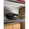 Image 2 : Nonstick Black Wok Pan with Wooden Handle – 12.5 Inch