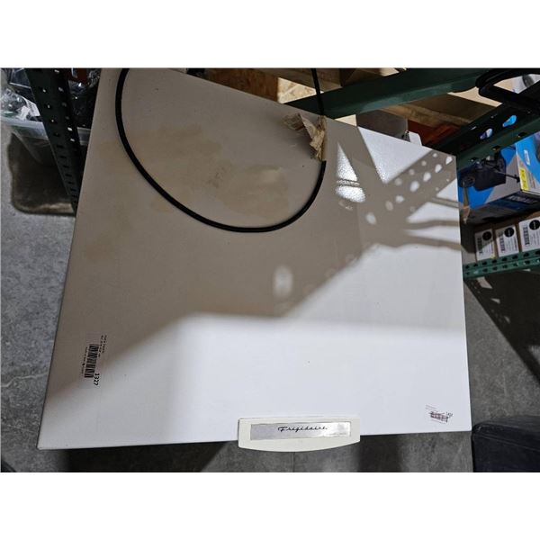 White Chest Freezer with Single Handle and Power Cord