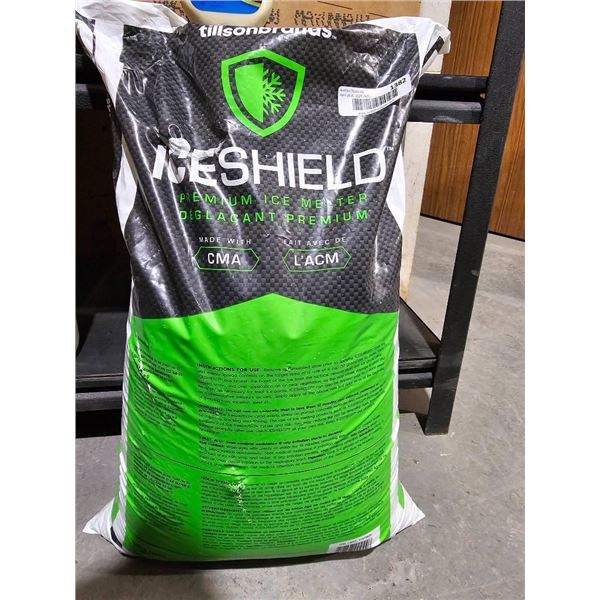 IceShield De-Icer 22.7 kg and Varsol Paint Thinner 3.78 L Lot
