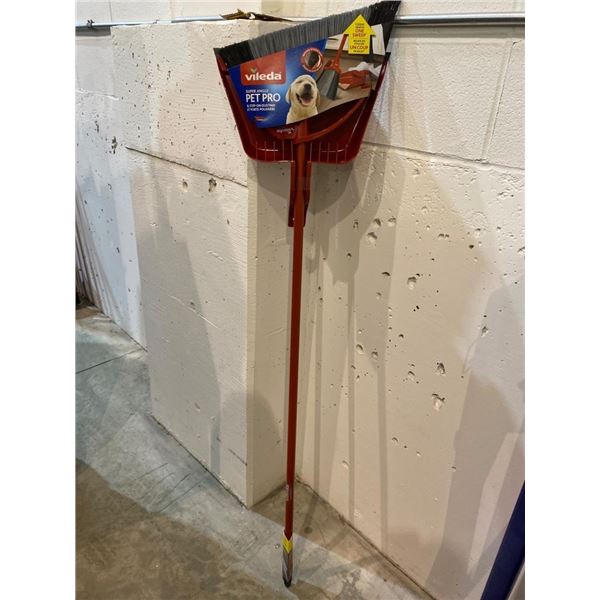 Vileda Pet Pro Broom with Step-On Dustpan