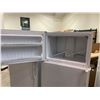 Image 2 : GE White Stand Up Fridge/Freezer