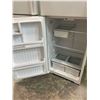 Image 3 : GE White Stand Up Fridge/Freezer