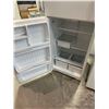 Image 3 : GE White Stand Up Fridge/Freezer