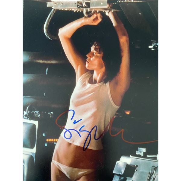 Aliens Sigourney Weaver signed photo