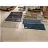 Image 1 : LOT DE 12 TABLETTES D'ÉTAGÈRES EN MÉTAL ASSORTI