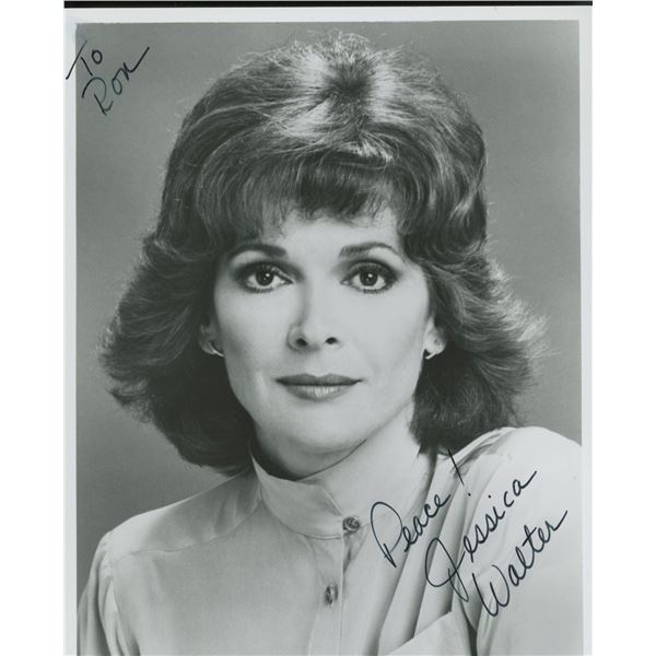 Jessica Walter signed photo