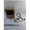 Image 1 : Apple Macintosh Classic with Original Accessories - Tested