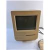 Image 2 : Apple Macintosh Classic with Original Accessories - Tested