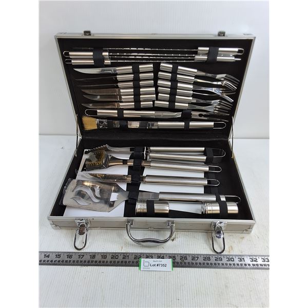 Mosaic Promotional Culinary Set in Metal Tote - Appears Unused