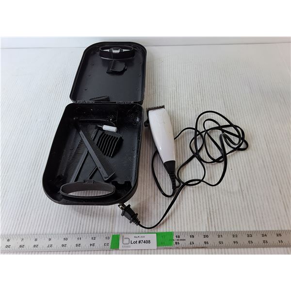 Wahl Electric Razor- Powers On with Case & Accessories