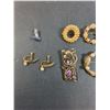 Image 3 : (6)  Vintage Brooches & Vintage Clip On Pearl Style Earrings