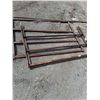 Image 4 : ** Metal Fencing & Extra Braces - Pickup Only