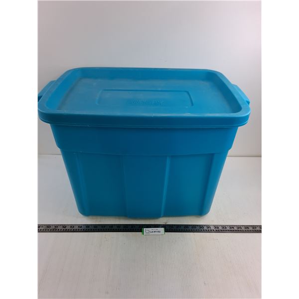 *Rubbermaid Plastic Storage Bin with Lid- Cannot Ship