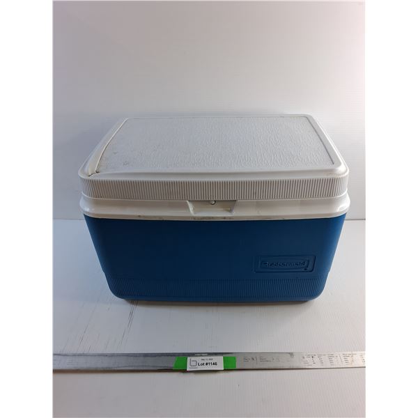 Rubbermaid Cooler