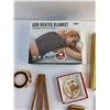 Image 3 : USB Heated Blanket, Nuggets of Gold Book, Photo Frame, Candle Holder and Misc