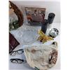 Image 5 : Christmas Wreath, Glasses, Ladies Purses, Water Bottles, InstaHang, Fruit Dish and Misc