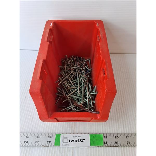 Mostly 2.5" Screws & Plastic Tray