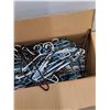 Image 3 : *Box of Hangers - Pickup Preferred