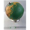 Image 1 : 3D Moulded Globe