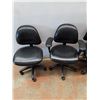 Image 4 : *(4) Vinyl Cushioned Office Chairs, All As Is, Cannot Ship