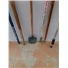 Image 4 : **(6) Handles/ Gardening Tools, Small Spade, Axe Handle, Misc, Cannot Ship