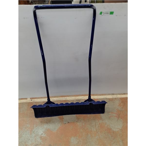 **Large Snow Pusher Shovel, Cannot Ship