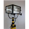 Image 2 : Halogen Tripod Work Lamp - Tested