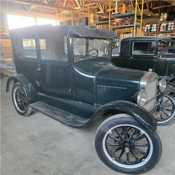 1927 Ford Model T Tudor        (Turns Over)