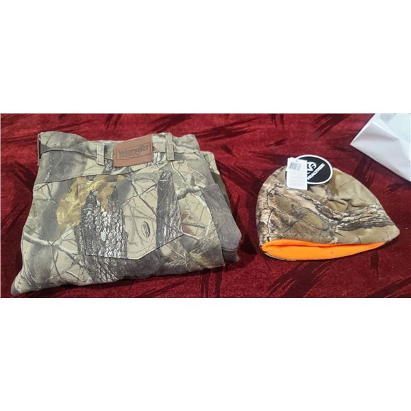 NEW 40X30 WRANGLER CAMO AND NEW CAMO HAT
