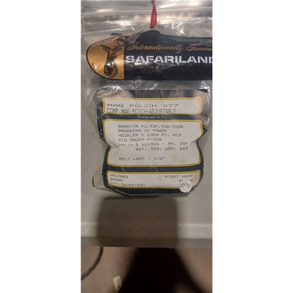 FOUR SAFARI LAND MAG POUCHES 077