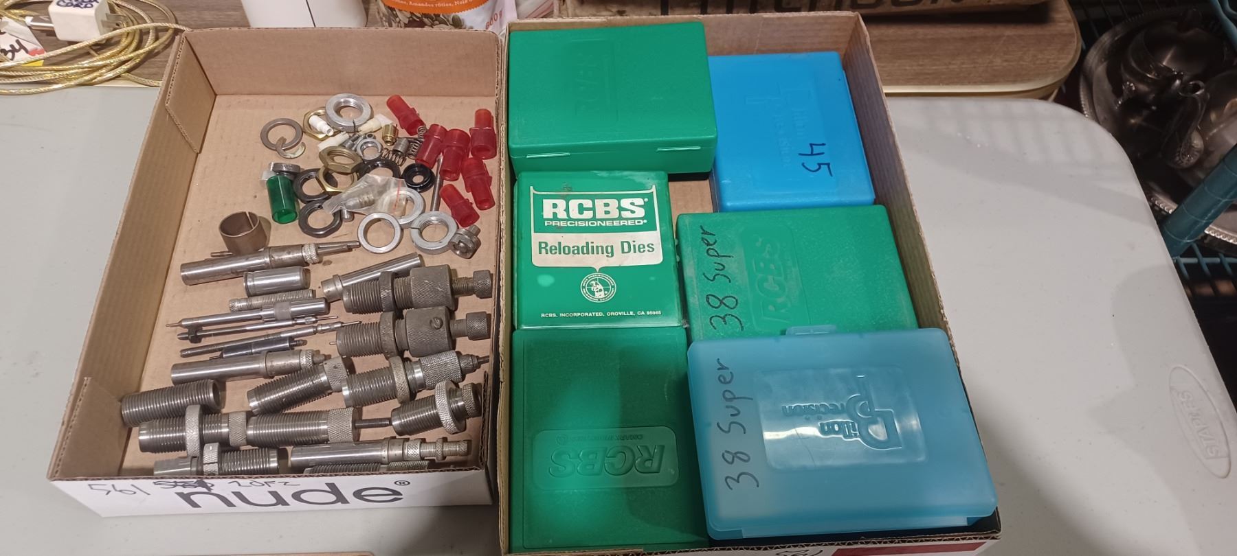 Reload Box Di BOX OF ASSORTED RELOADING DIES, PARTS AND EMPTY DIE CASES