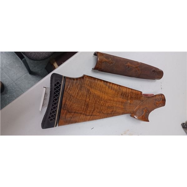 WINCHESTER MODEL 12 CUSTOM DELUX TRAP STOCK C/W MATCHING FOREND PACHMYER  PAD, MINT CONDITION