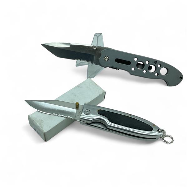 Folding 3 1/4" Serrated Blade Pocket Knife and Folding 2 1/2" Serrated Blade Knife