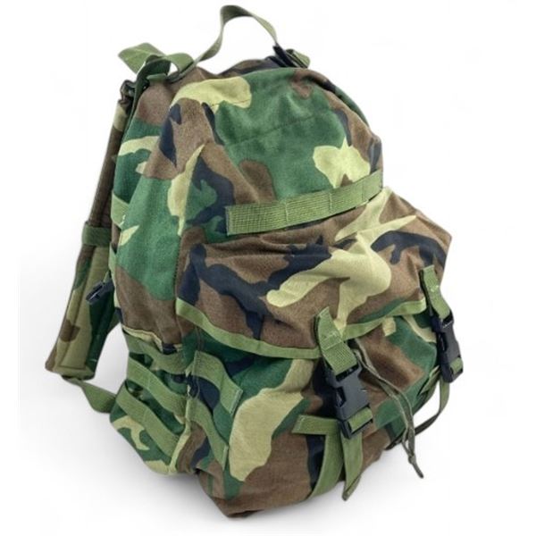1X US Army Combat Patrol Pack Backpack Woodland Camo Used - Good Condition