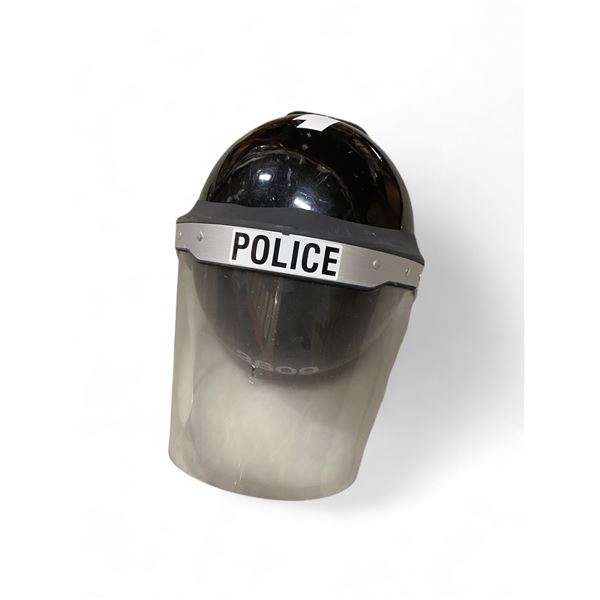 1 x UK Riot Helmet
