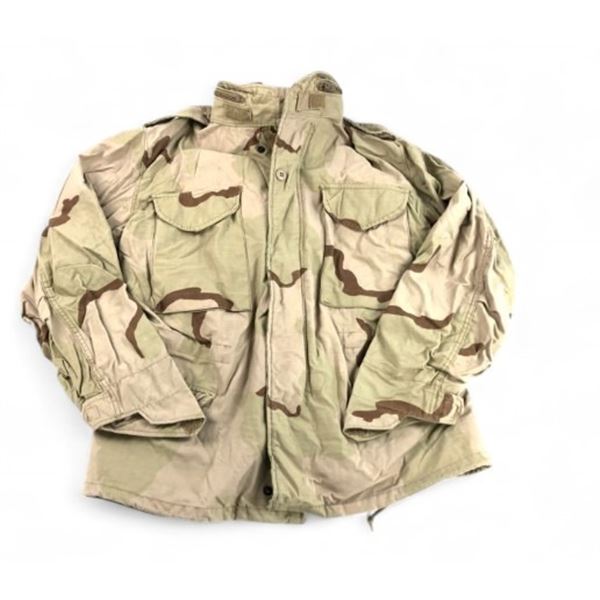 1x US M65 Jacket D3 Camo - Condition is Used Good Size X-Small-Short