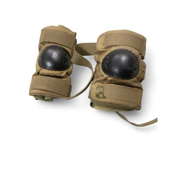 2x US Elbow Protection Coyote Tan Size Medium - Used Condition